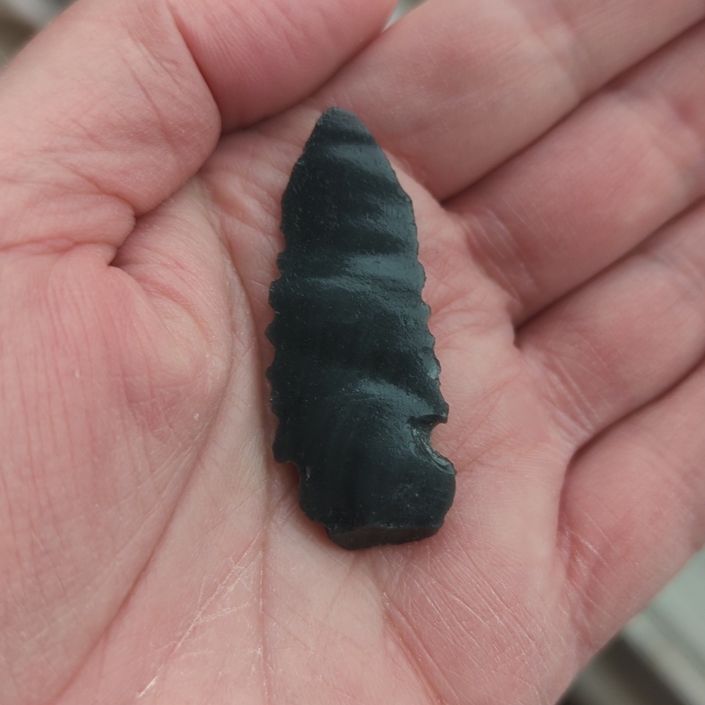 Obsidian Arrowhead - Picture 4 of 7